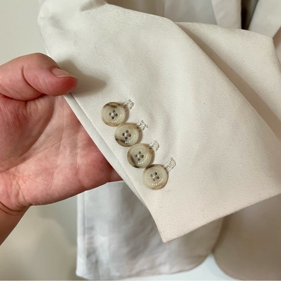 Aritzia Babaton Agency Blazer Cream Color Size Large - Picture 8 of 11